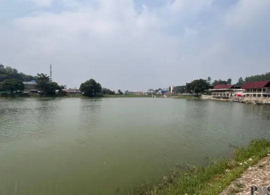 Suasana Situ Ciburuy di Padalarang, Kabupaten Bandung Barat. (Sumber: Poskota/Gatot Poedji Utomo)