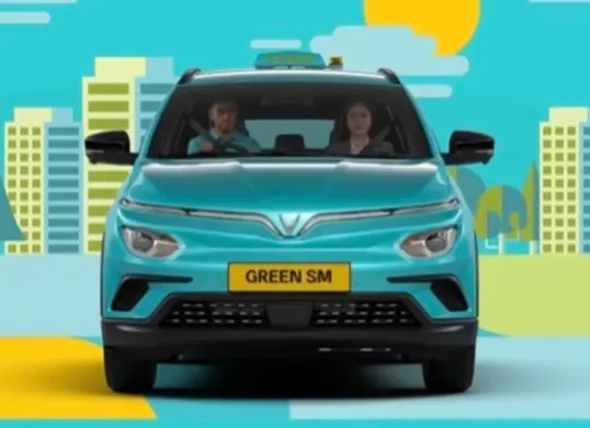 Ilustrasi Taksi Green SM yang diduga menjadi penyebab kecelakaan kereta api di Stasiun Bekasi Timur. (Sumber: Instagram/@id.greensm)