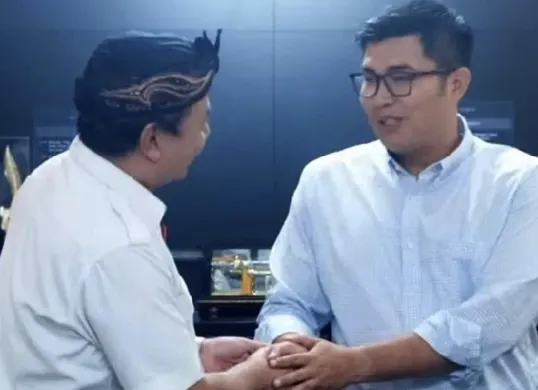 Ketua DPRD Kabupaten Bogor Sastra Winara mengajak jajaran Sekretariat DPRD dan aparatur pemerintah menjaga semangat kebersamaan dalam kegiatan Halal Bihalal guna meningkatkan kinerja dan pelayanan publik. (Sumber: Dok. DPRD Bogor)