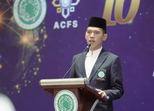 Ketua MUI Bidang Fatwa Prof. KH Asrorun Niam Sholeh menjelaskan alasan usulan perubahan istilah LGBT menjadi LGSP serta rencana penyusunan RUU Anti-LGSP. (Sumber: MUI)