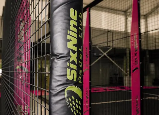 Six Nine Padel Bandung terseret polemik dugaan penebangan pohon hingga membuat Wali Kota Bandung Muhammad Farhan murka. (Sumber: Instagram/@sixninepadel)
