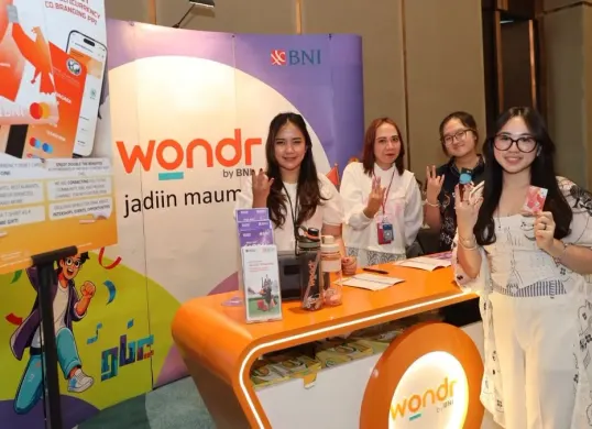 Wondr by BNI, layanan multicurrency, serta kartu debit khusus untuk mendukung mahasiswa yang hendak melanjutkan studi ke Hong Kong. (Sumber: Dok. Istimewa)