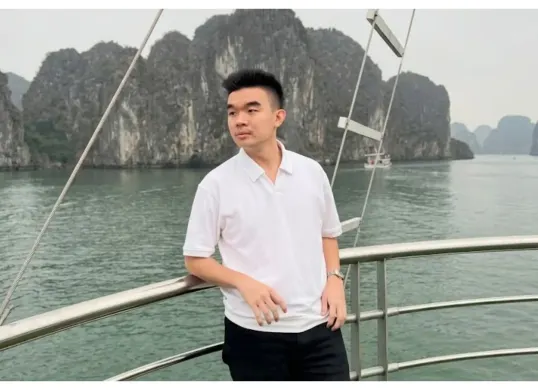 Content creator Emanuel Bryan alias Ebemartono menjadi sorotan publik setelah konten yang dibuat di ajang GIIAS 2026 menuai kritik. (Sumber: Instagram/@ebemartono)