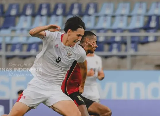 Pemain Timnas Indonesia Mitchell Baker saat berlaga di Piala AFF 2026. (Sumber: Instagram/@timnasindonesia)