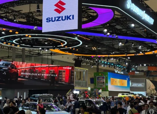 Suzuki menawarkan Grand Vitara Hybrid, XL7 Hybrid, dan Fronx Hybrid dengan teknologi SHVS yang hemat BBM dan untuk berbagai kebutuhan. (Sumber: Poskota/Aldi Harlanda Irawan)