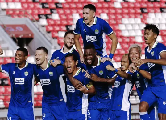 Selebrasi pemain Persib Bandung usai mengalahkan Persija Jakarta dengan skor 2-1. (Sumber: Instagram/@Persib)