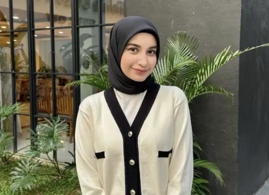 Mantan atlet anggar asal Aceh itu kini aktif sebagai kreator konten dan mengangkat isu perempuan, parenting, serta pemulihan diri. (Sumber: Instagram)