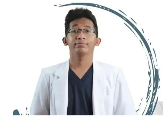 Dokter Benny Christian Sihombing tengah disorot setelah komentarnya terhadap unggahan pasien BPJS bernama Yurizal Tri Chaerawan viral di media sosial. (Sumber: X/@soulofdanny_)