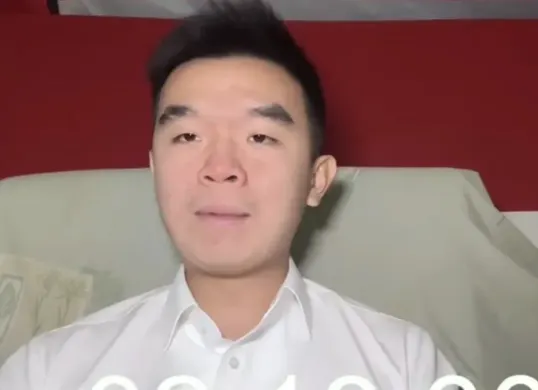 Ebem Martono atau Emanuel Bryan menjadi sorotan publik setelah konten yang dibuatnya di GIIAS 2026 menuai kritik dan memicu diskusi mengenai etika perekaman di ruang publik. (Sumber: Instagram)