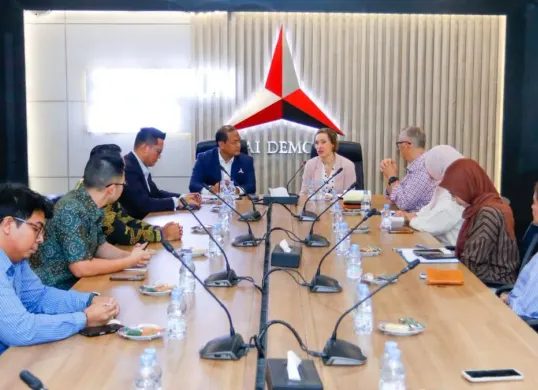 BRAINS Partai Demokrat dan IRI memperkuat kemitraan strategis guna memperkokoh kualitas demokrasi Asia Tenggara di kantor DPP Partai Demokrat, Jakarta Pusat, Rabu, 5 Agustus 2026. (Sumber: Dok. Istimewa)