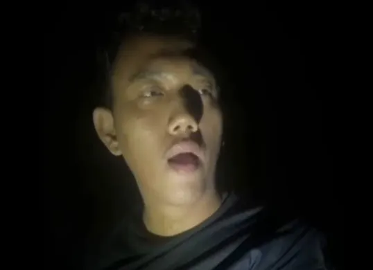 Terduga pelaku mutilasi Depok, berinisial S, 26 tahun ditangkap Tim Subdit Resmob Ditreskrimum Polda Metro Jaya saat melarikan diri ke Pandeglang, Banten. (Sumber: Istimewa)