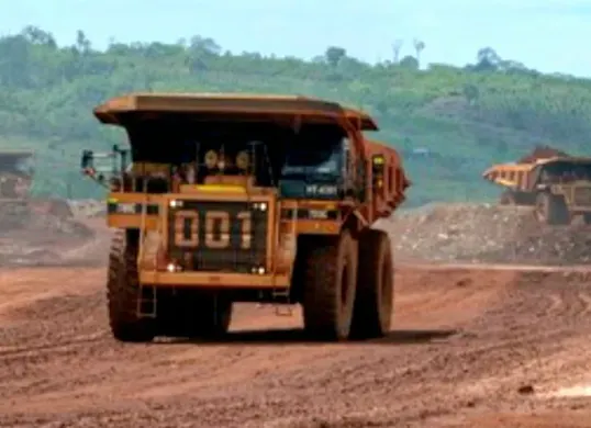 Ilustrasi KOSMAK melaporkan PT Bosowa Mining ke Kortas Tipidkor Polri terkait dugaan penyalahgunaan dokumen dalam tata niaga nikel (Sumber: Istimewa)