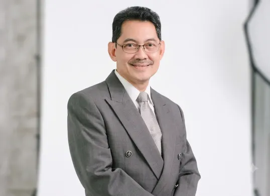 Sosok Indra Wargadalem (IWD) tengah menjadi perhatian usai dikaitkan dengan penemuan 995 senjata api (senpi) di salah satu sekolah swasta di Jakarta Selatan. (Sumber: Dok Linkedin)