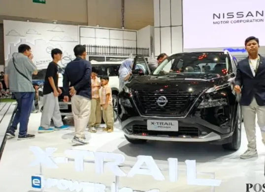 Potret mobil Nissan X-Trail  e-POWER with e-4ORCE yang diluncurkan saat GIIAS 2026. (Sumber: Poskota/Dimas Prasettyo)