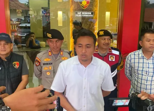Kasatreskrim Polres Purwakarta, AKP I Made Purwantara memberikan keterangan atas penangkapan pembunuh marbot masjid, Jumat, 7 Agustus 2026. (Sumber: Poskota/Dadan Sukmana)