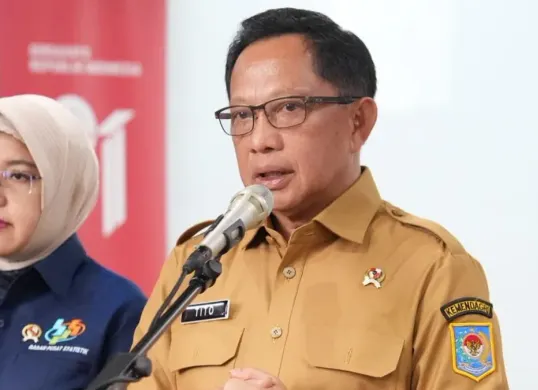 Mendagri Tito Karnavian memberikan keterangan kepada awak media di Gedung SBP Kemendagri, Jakarta, Senin, 10 Agustus 2026. (Sumber: Dok. Kemendagri)