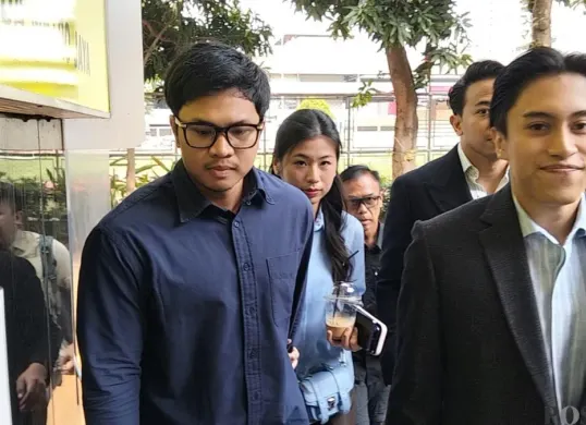YouTuber Muhammad Jannah alias Bigmo telah menjalani pemeriksaan di Polda Metro Jaya terkait dugaan pelibatan anak dalam promosi liquid vape. (Sumber: Pos Kota/ Ali Mansur)