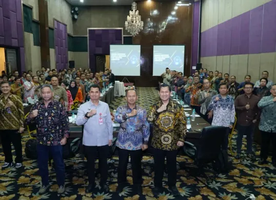 Kemenko Polkam, BSSN, Telkom, serta perwakilan kementerian, lembaga, industri, akademisi, dan komunitas keamanan siber memperkuat kolaborasi melalui Rapat Koordinasi Penyusunan Kebijakan Menghadapi Post-Quantum Computing (PQC). (Sumber: Telkom)