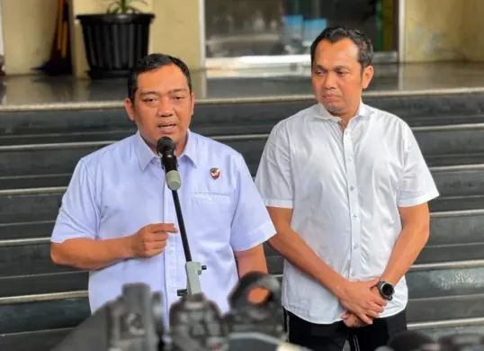 Direktur Reserse Kriminal Umum Polda Metro Jaya, Kombes Iman Imanuddin mengungkapkan identitas pembuat tantangan baca Surah Ad-Duha berhadiah miras di festival musik. (Sumber: Dok. Istimewa)