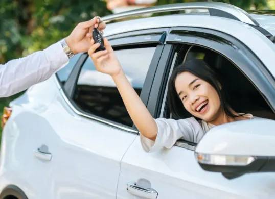 Ilustrasi sewa mobil. (Sumber: Jcomp/Magnific)