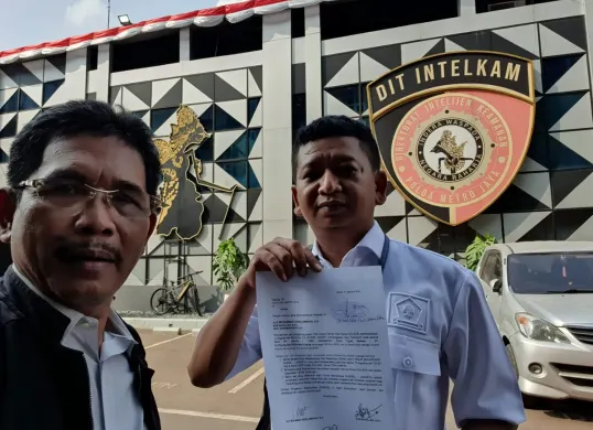 Tim hukum Dewan Etik Partai Golkar menyampaikan Dumas ke Polda Metro Jaya terkait rencana aksi Forum Mahasiswa Sumsel Jakarta di kantor DPP Partai Golkar. (Sumber: Istimewa)