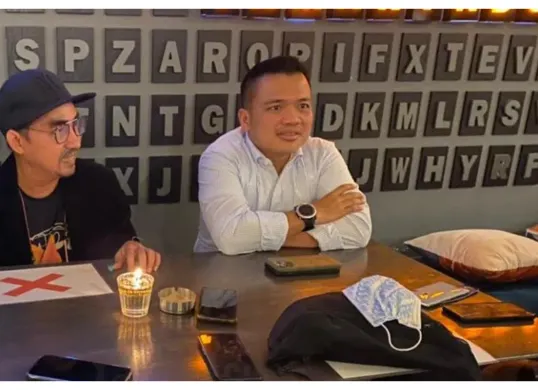 Tommy Indratama menjadi sorotan setelah namanya dikaitkan dengan sosok berinisial TI dalam laporan dugaan kekerasan seksual terhadap seorang DJ di kawasan SCBD, Jakarta Selatan. (Sumber: X/@Tutugeofficial)