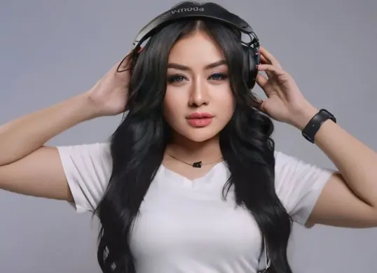 Profil DJ Anggun Maharani yang mengaku sebagai korban kekerasan seksual Tommy Indratama. (Sumber: Instagram/@anggunmaharani05)