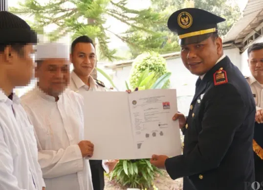 Pemberian remisi secara simbolis kepada warga binaan Rutan Kelas I Tangerang. (Sumber: Pos Kota/Veronica)
