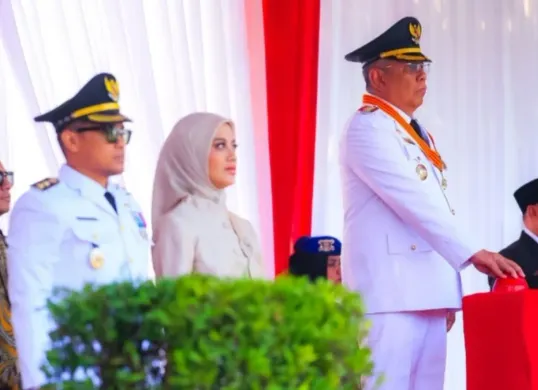 Wali Kota Tangsel, Benyamin Davnie memimpin upacara HUT ke-81 RI di Lapangan Batalyon Kavaleri 9/Satya Dharma Kala (Yonkav 9/SDK), Senin, 17 Agustus 2026. (Sumber: Dok. Istimewa)