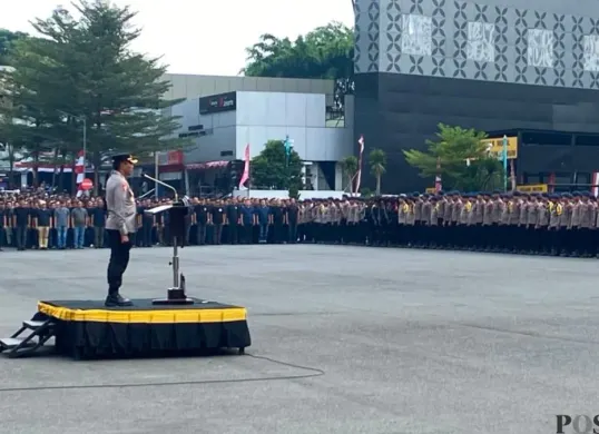 Apel kesiapan pengamanan aksi unjuk rasa mahasiswa dan sejumlah elemen masyarakat di Lapangan Presisi Ditlantas Polda Metro Jaya, Jakarta Selatan, Selasa, 18 Agustus 2026. (Sumber: Poskota/Ali Mansur)