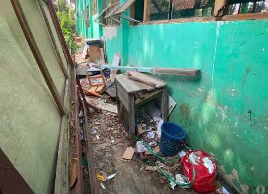 Kondisi SMPN 2 Ngamprah, Kabupaten Bandung Barat. (Sumber: Poskota/Gatot Poedji Utomo)