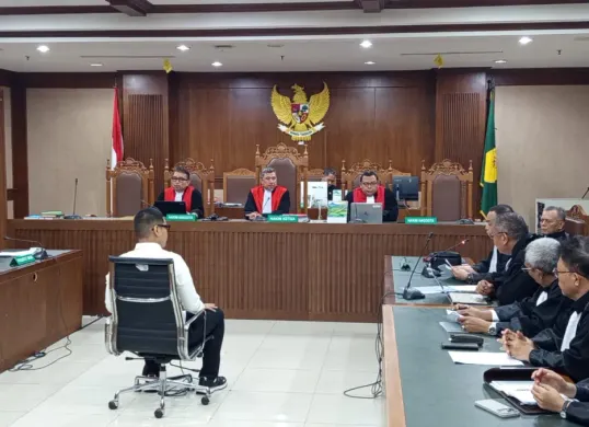 Terdakwa dugaan pemerasan Bangun Paulus Tudungta mengikuti sidang eksepsi di Pengadilan Negeri Jakarta Pusat, Rabu (19/8/2026). (Sumber: Istimewa)