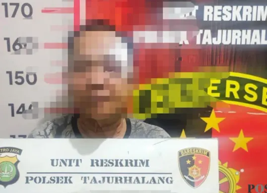 Pelaku Y pencuri hp babak belur penuh perban luka di kepala mempertanggung jawabkan perbuatannya di Polsek Tajurhalang. (Sumber: Pos Kota/ Angga)
