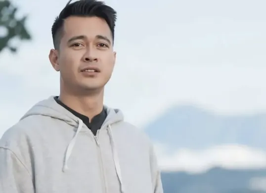 Artis Eza Gionino (Sumber: Instagram)