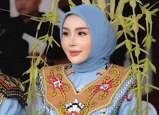 Istri Gubernur Kalimantan Tengah Agustiar Sabran, Aisyah Thisia Halijam. (Sumber: Instagram/@thisia.halijam)
