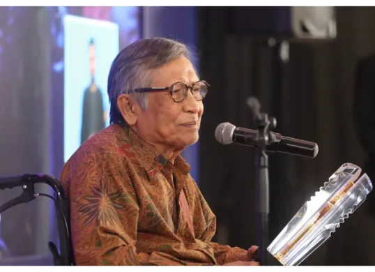 Penulis dan sutradara senior Imam Tantowi meninggal dunia pada Jumat petang, 21 Agustus 2026. (Sumber: X/@FilmIndoSource)