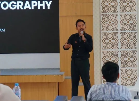 Unggahan Nikko Ilham mengenai rencana turun ke jalan memicu perdebatan dan tudingan buzzer dari sejumlah pengguna media sosial. (Sumber: Instagram/@nikkoilham)