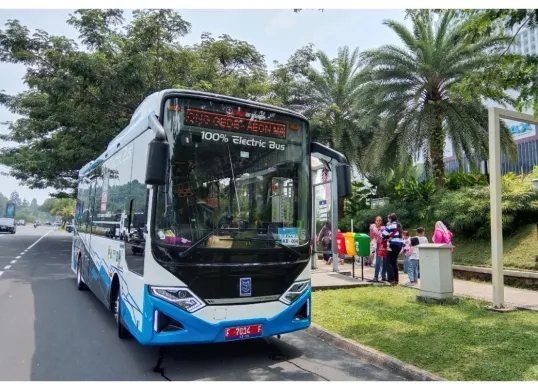 Pemerintah Kabupaten (Pemkab) Bogor mulai menyiapkan langkah lanjutan setelah melakukan uji coba operasional bus listrik pada koridor Bojonggede-Sentul. (Sumber: X/@maul_malikk)