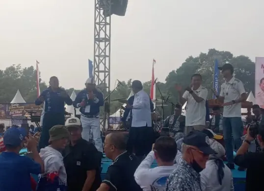 Anggota Majelis Tinggi DPP Partai Demokrat Nachrowi Ramli menghadiri Lomba Rakyat dalam rangka HUT ke-25 Partai Demokrat dan HUT ke-81 Kemerdekaan RI di Jakarta Timur. (Sumber: Istimewa)