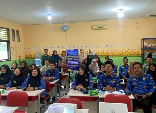 Potret guru sekolah dasar di wilayah Bekasi Barat yang ikut dalam kegiatan bertajuk "Pendampingan Guru SD dalam Memfasilitasi Deep Learning dengan Pendekatan Saintifik yang Terintegrasi Bahan Ajar Digital.” (Sumber: Istimewa)