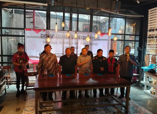 Sejumlah tokoh nasional, aktivis, dan perwakilan organisasi relawan mengikuti diskusi dan konferensi pers bertema “Menjaga Stabilitas dan Kondusifitas Nasional” menjelang aksi 27 Agustus 2026 di Jakarta. (Sumber: Istimewa)
