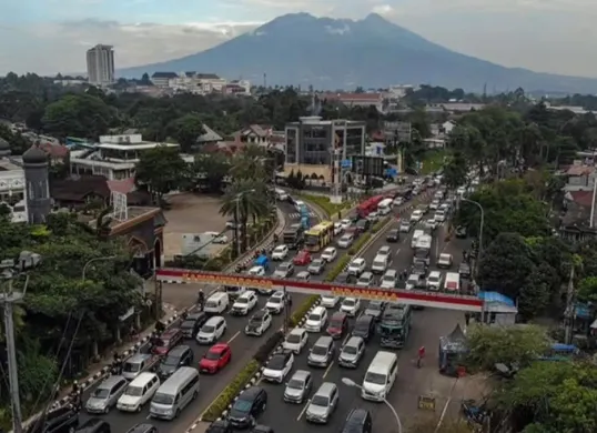 Jadwal ganjil genap Puncak Bogor hari ini, Jumat, 28 Agustus 2026 ditiadakan oleh Satlantas Polres Bogor. (Sumber: Instagram/@infopuncak.bgr)