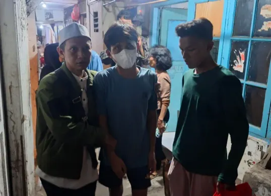 Korban luka kerusuhan Pejompongan Tanah Abang, Kota Jakarta Pusat, Jumat, 28 Agustus 2026 yang dikunjungi Gubernur DKI Jakarta, Pramono Anung. (Sumber: Pos Kota/Angga)