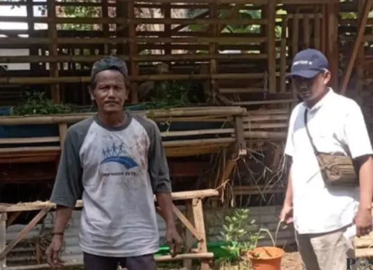 Polisi lakukan olah TKP dan meminta keterangan saksi dari lokasi kejadian. (Sumber: Pos Kota/ Angga)