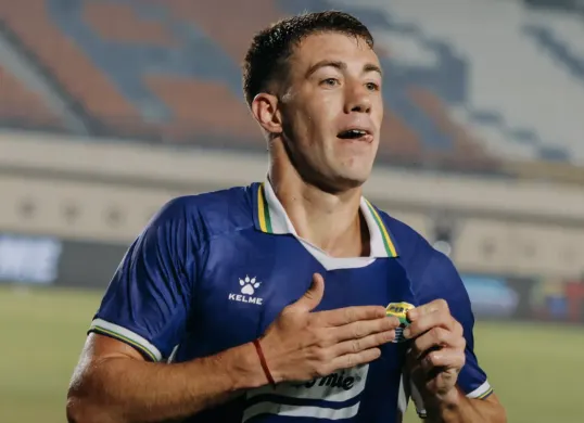 Mariano Peralta menjadi penentu kemenangan Persib Bandung atas Manila Digger FC yang memastikan Maung Bandung melaju ke ACL Two 2026/27. (Sumber: Persib)