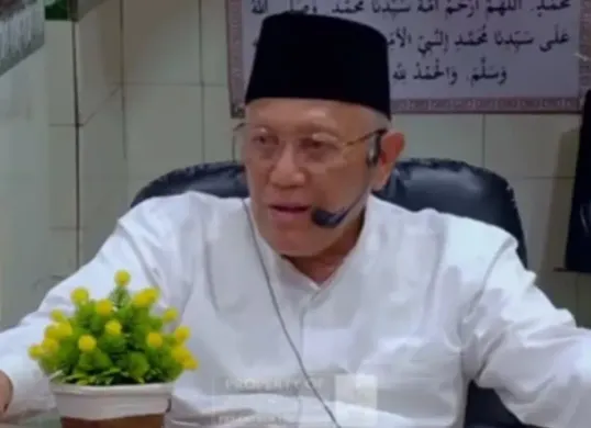 KH Abdul Hakim Mahfudz atau Gus Kikin resmi terpilih sebagai Ketum PBNU baru berdasarkan hasil Muktamar ke-35 NU. (Sumber: Instagram/@tebuireng.online)