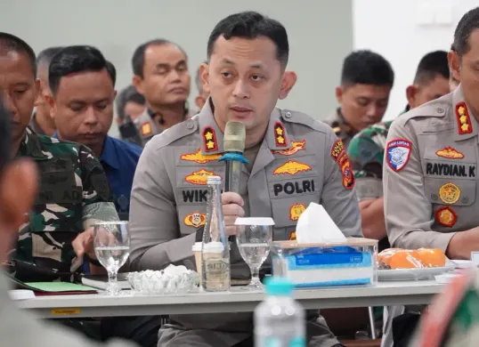 Kapolres Bogor AKBP Wikha Ardilestanto saat rapat koordinasi jelang Rakornas Pemerintah Pusat dengam Daerah di Gedung SICC, Bogor. (Sumber: Polres Bogor)