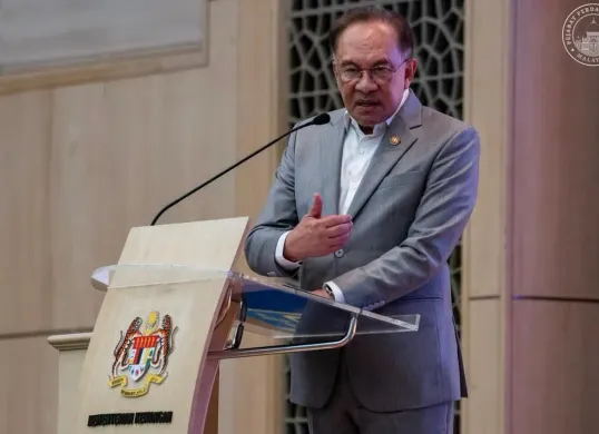 Perdana Menteri Malaysia Anwar Ibrahim yang ikut terseret, setelah kemunculan namanya dalam rangkaian email terkait kasus Jeffrey Epstein (Sumber: Instagram/@anwaribrahim_my)