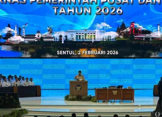Presiden Prabowo saat memberikan taklimat dalam Rakornas 2026 di SICC Bogor, Senin 2 Februari 2026. (Sumber: Poskota/Giffar Rivana)