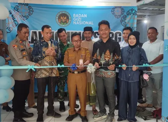 Suasana peresmian SPPG Paniis Punya Rasa, Kecamatan Jiput, Kabupaten Pandeglang, Senin, 2 Februari 2026. (Sumber: Poskota/Samsul Fatoni)